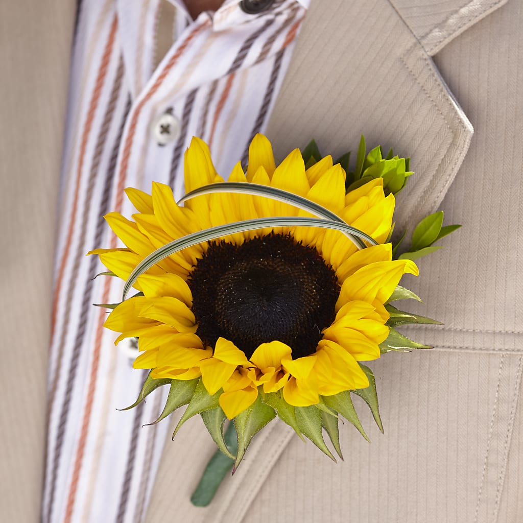 Free Spirit Boutonniere – Longview Flower Shop, Longview TX